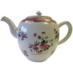 Chinese Export Porcelain Teapot of Globular Shape