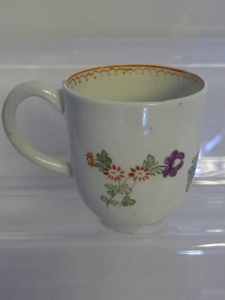 English Lowestoft Polychrome Coffee Cup For Sale