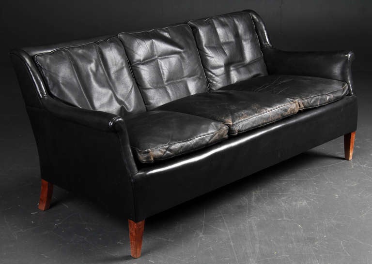 Frits Henningsen Black Leather Sofa, circa 1940 3