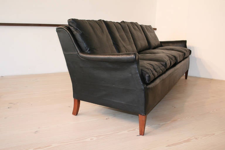 Frits Henningsen Four-Seat Black Leather Sofa, circa 1940 In Good Condition For Sale In London, GB