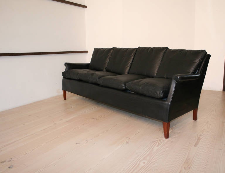 Frits Henningsen Four-Seat Black Leather Sofa, circa 1940 For Sale 2