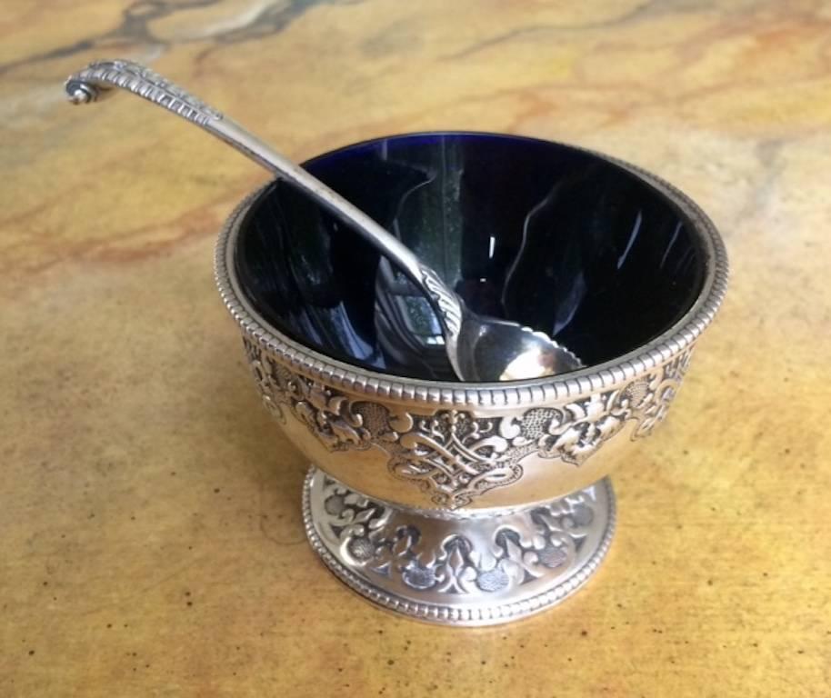 Set of Four Silver Salts Complete with Their Original Spoons by Robert Hennell In Good Condition In London, GB