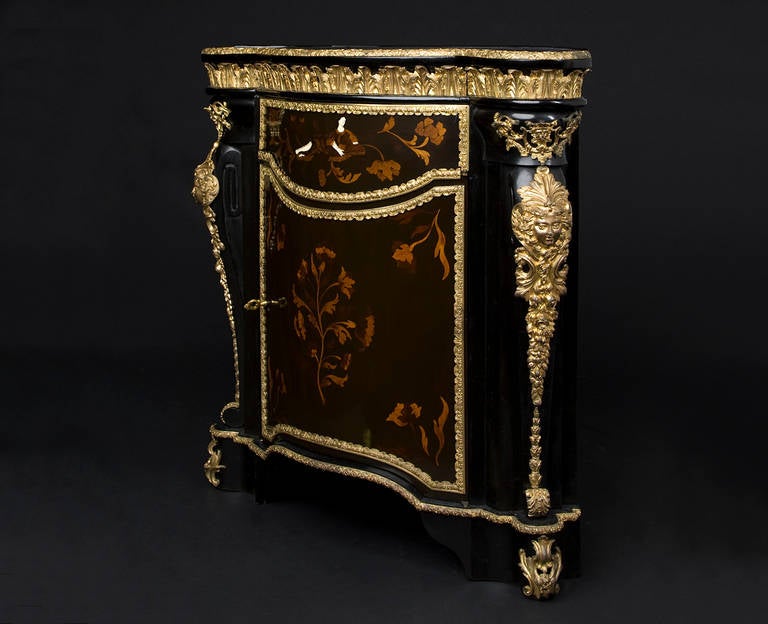 Italian Pair of Corner Chests For Sale