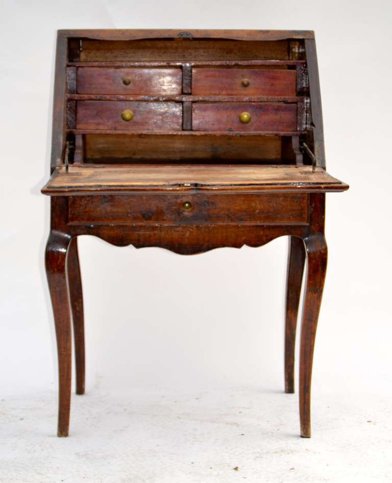 Mid 18th Century French Provincial Small Slant Top Desk In Good Condition For Sale In Richmond, VA