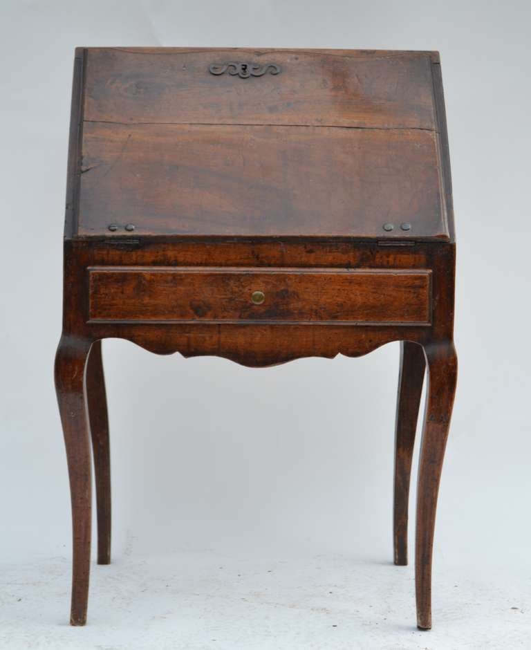 Mid 18th Century French Provincial Small Slant Top Desk For Sale 5