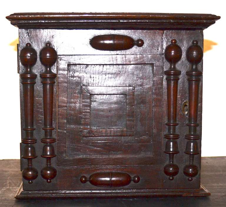18th Century English Spice Box with Interior Drawers In Good Condition For Sale In Richmond, VA