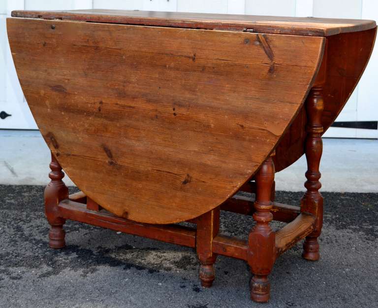 Mid 18th Century Swedish Gateleg Table