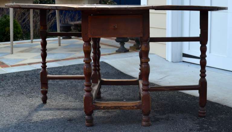 Mid 18th Century Swedish Gateleg Table For Sale 4
