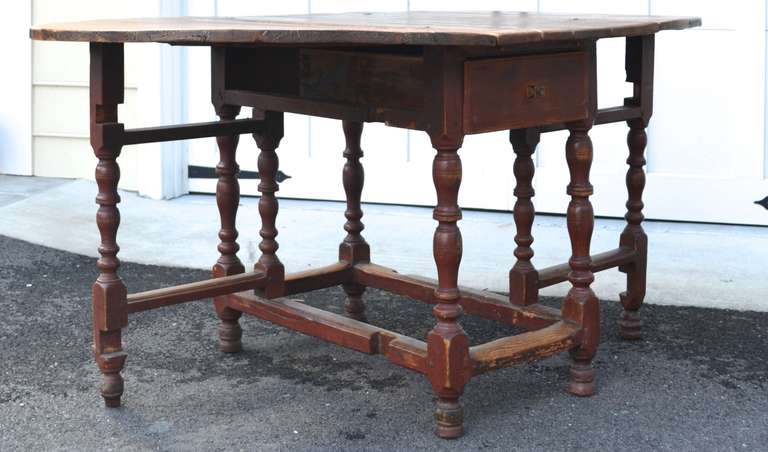 Mid 18th Century Swedish Gateleg Table For Sale 5