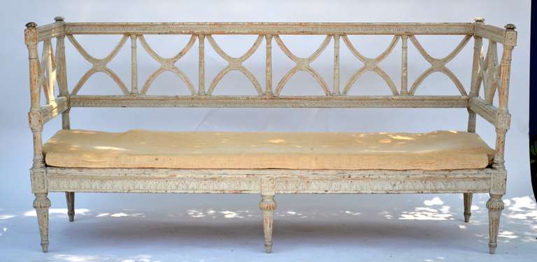 Early 19th Century Painted Swedish Day Bed