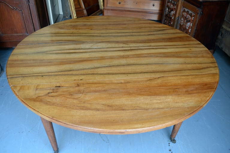 19th Century French Drop-Leaf Table In Good Condition For Sale In Richmond, VA