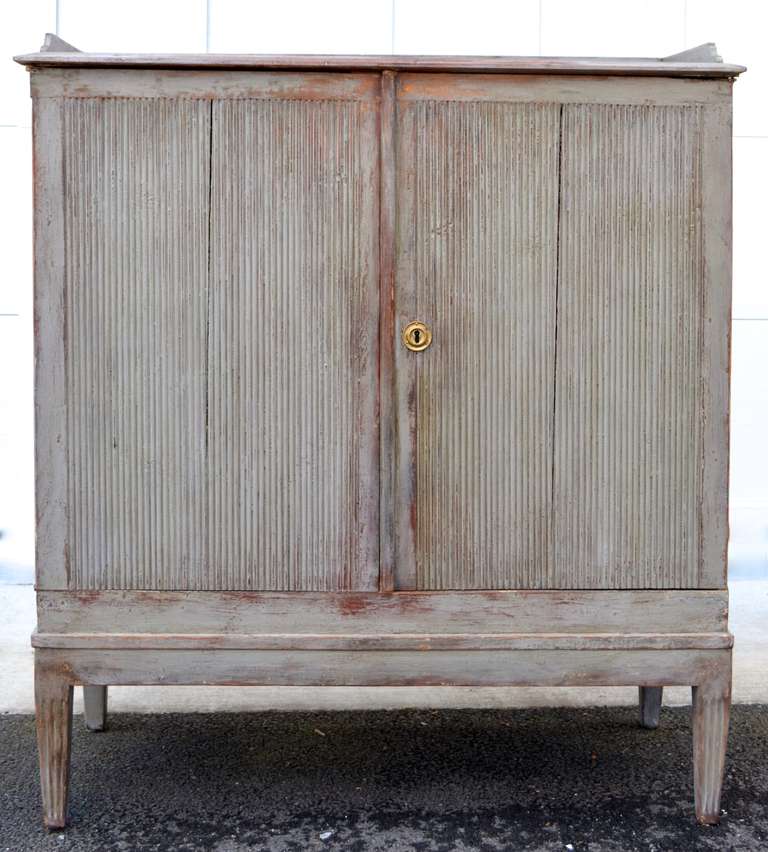 Early 19th Century Painted Gray Swedish Gustavian Buffet on Legs