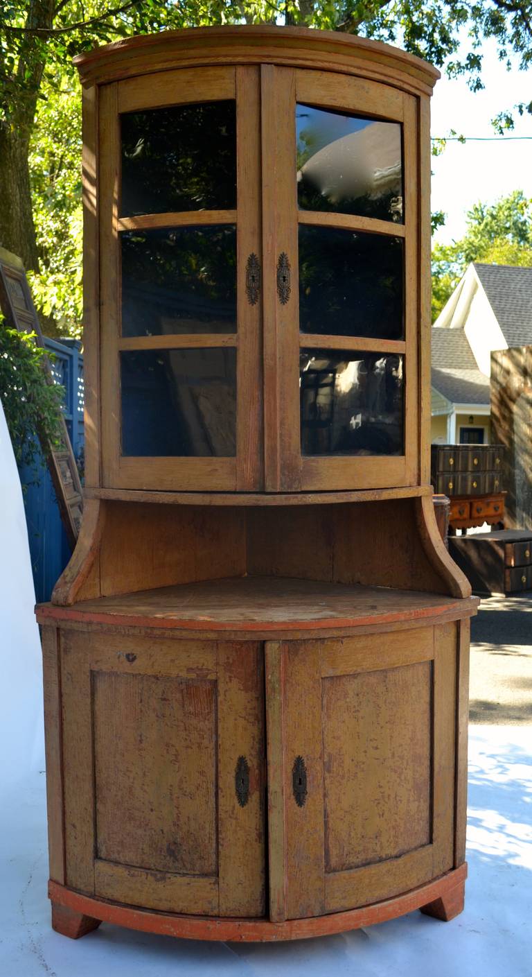 Early 19th Century Painted Swedish Corner Cabinet with Glass Doors on Top