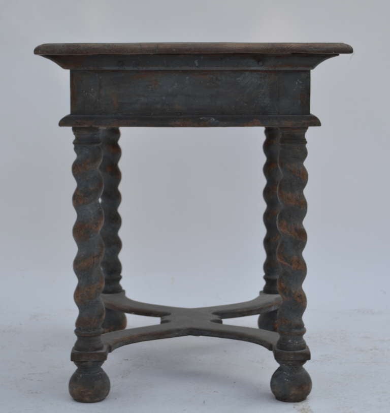 Early 19th Century Swedish Painted Blue Table with Turned Legs and Drawer For Sale 2