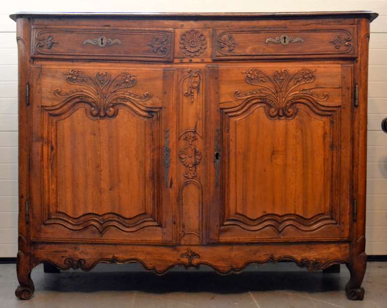 18th Century French Buffet/Cabinet with Shaped Skirt and Legs