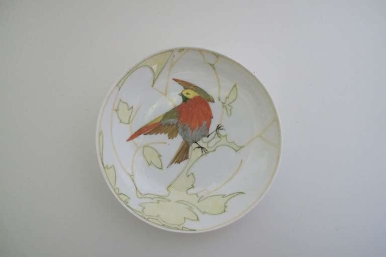 Art Nouveau Saucer with Decoration of a Bird in Eggshell Porcelain, Rozenburg Pottery - The Hague circa 1910 In Excellent Condition In Amstelveen, NL