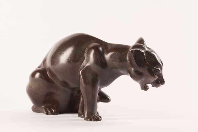 Gerharda Johanna Wilhelmina (Gra) Rueb (1885 - 1972) was one of the first female sculptors in the Netherlands and specialized in animal sculptures. As a female artist she was struggling to participate in the male-dominated art world. However,