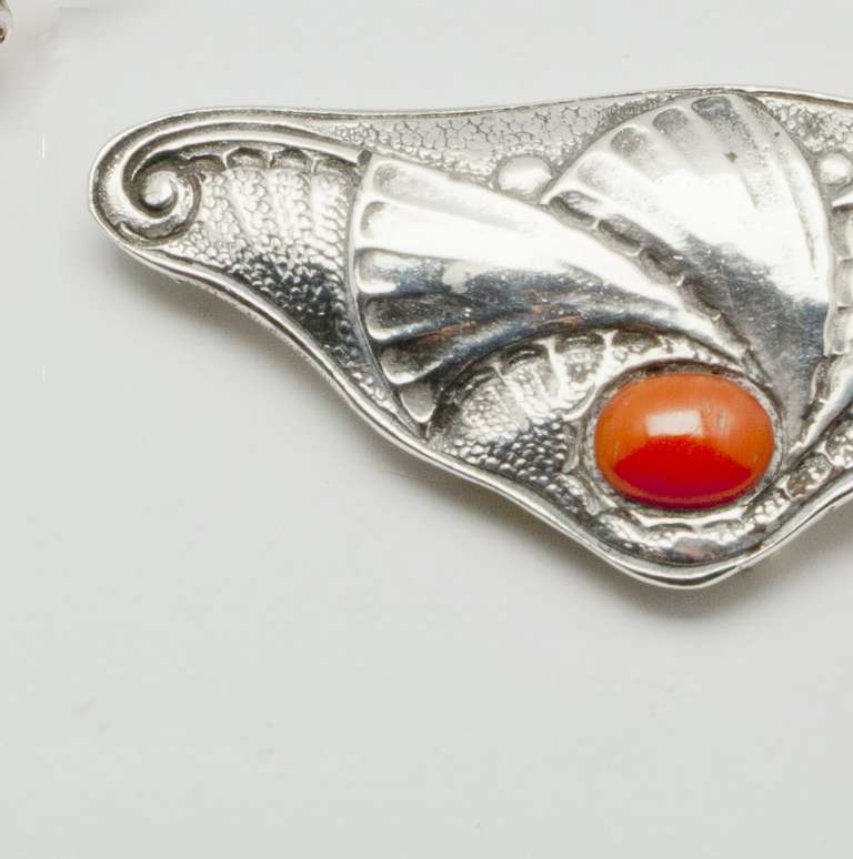 Elegant Art Deco Silver Brooch with Red Coral by Fons Reggers, Amsterdam School In Excellent Condition For Sale In Amstelveen, NL