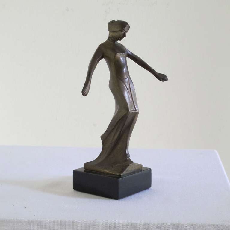 Dutch Bronze Sculpture of an Elegant Art Deco Lady by Cris Agterberg