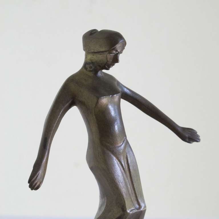 Bronze Sculpture of an Elegant Art Deco Lady by Cris Agterberg In Excellent Condition In Amstelveen, NL
