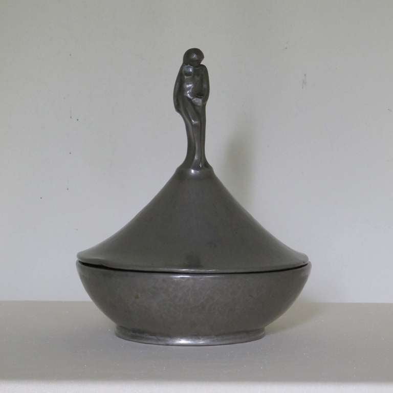 Cris Agterberg, Elegant Art Deco Tin Lidded Pot with Female Figure In Good Condition In Amstelveen, NL