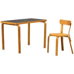 Alvar Aalto, Modernist Writing Table and Chair, executed by Artek ca. 1950