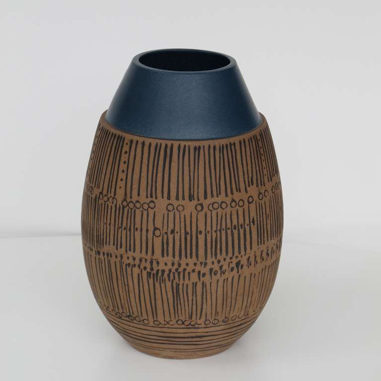 Scandinavian Modern Lisa Larson for Gustavsberg, Large Mid-Century Modern Ceramic Vase, 1950s For Sale