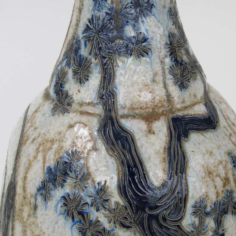 Belge Rare grand vase des années 1950 par Roger Guèrin, superbe décor de chevaux dans un paysage en vente
