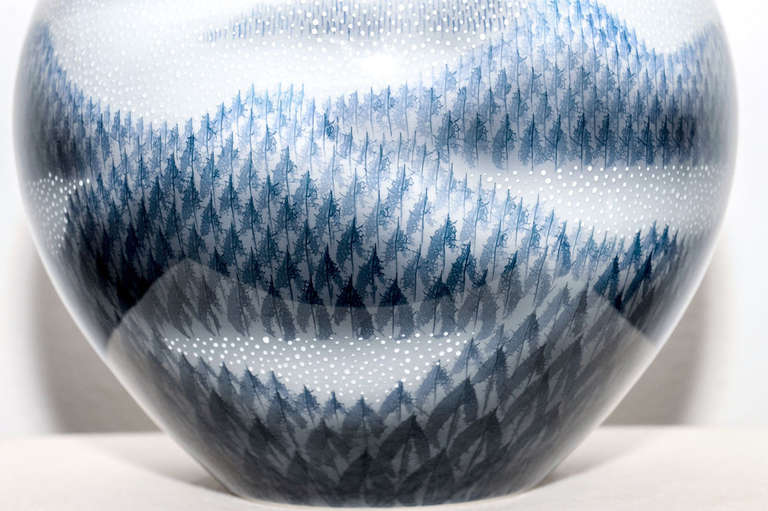Huge Modern Arita porcelain vase by Fujii Shumei 1