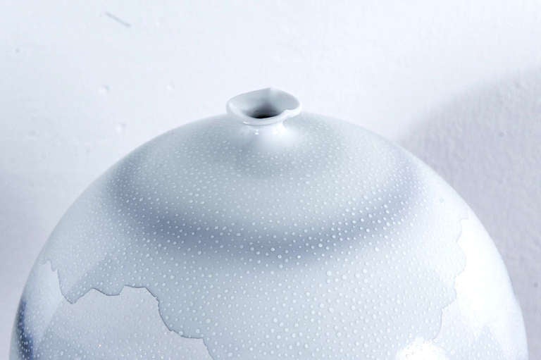 Huge Modern Arita porcelain vase by Fujii Shumei 3