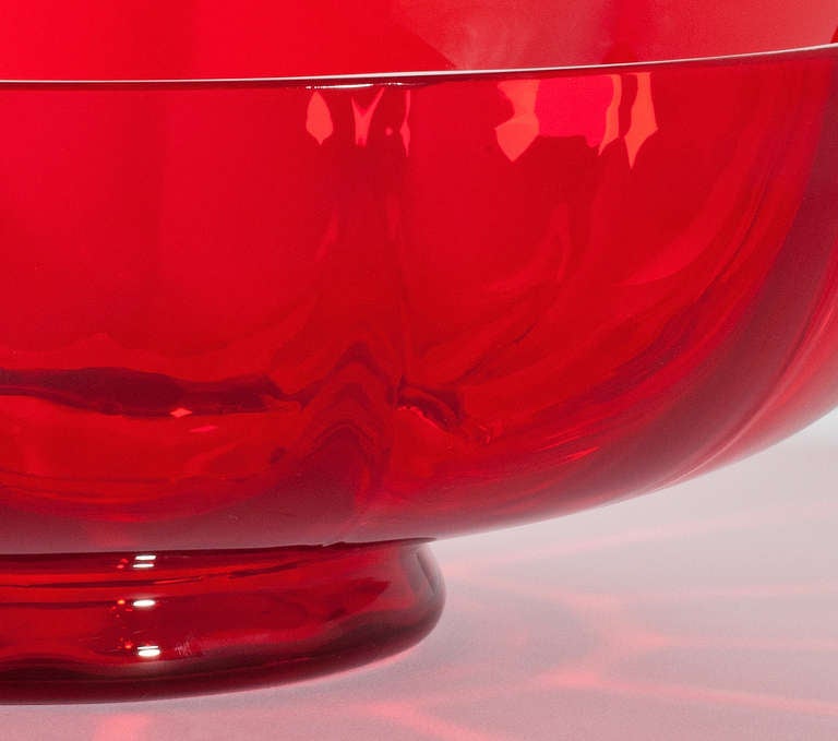 Red Glass Bowl by A.D. Copier, Dutch Art Deco In Excellent Condition For Sale In Amstelveen, NL