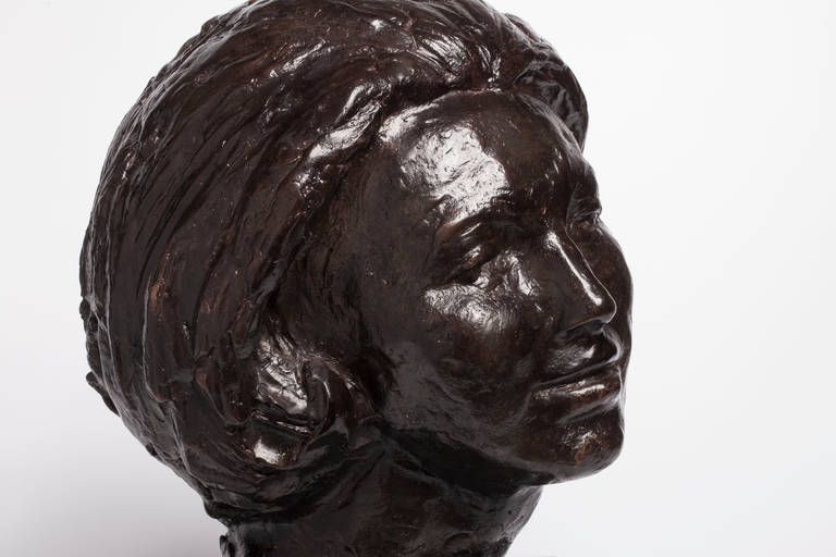 Bronze Sculpture of Dutch Queen Beatrix by Mari Andriessen, circa 1980 For Sale 2