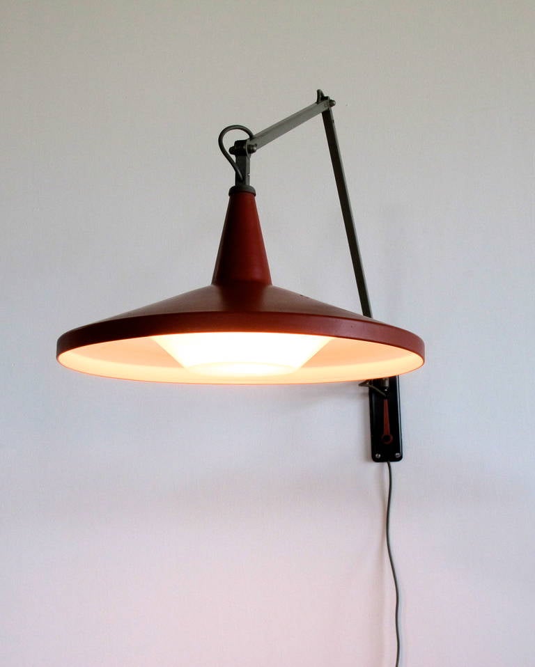 Rare Red Panama Wall Lamp by Wim Rietveld for Gispen, Design Icon In Good Condition For Sale In Amstelveen, NL