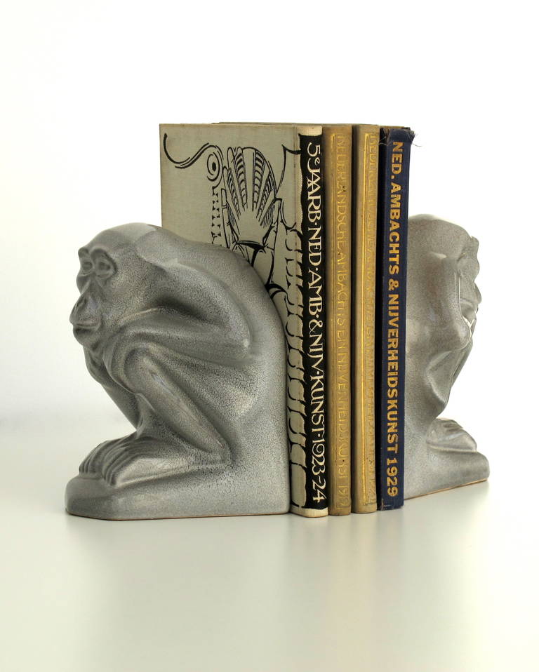20th Century Jan Schonk Pair of Ceramic Bookends Depicting Monkeys, Dutch Art Deco