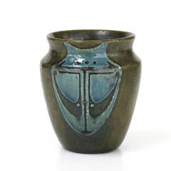 W.C. Brouwer, small ceramic vase with sgrafitto decoration, ca. 1910
