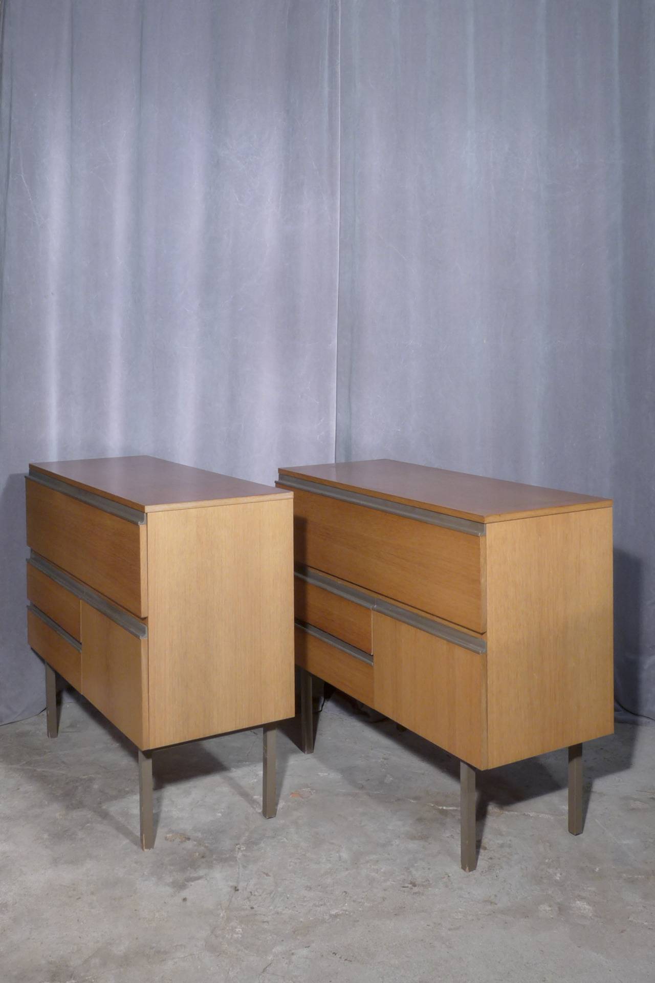 Lacquered Pair of Chests of Drawers in the Style of Gio Ponti