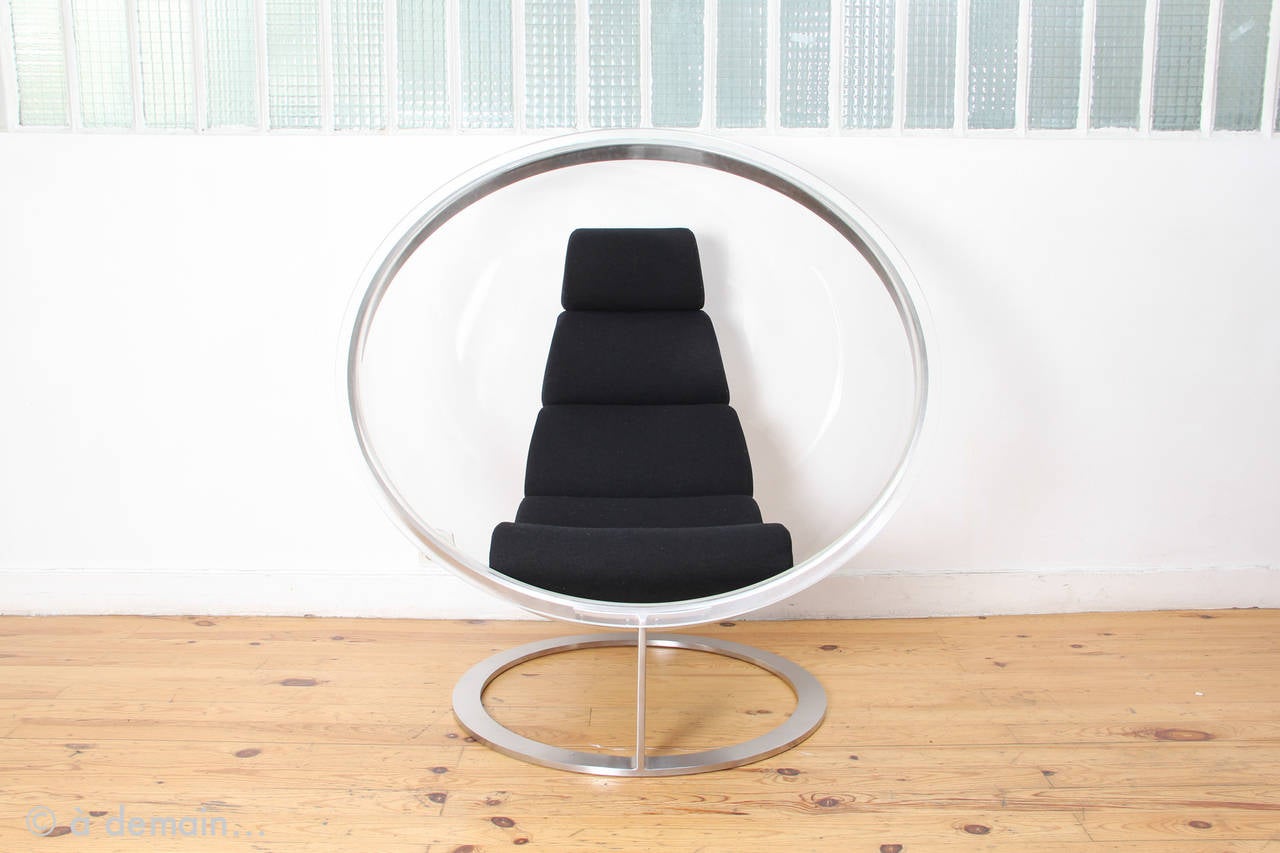 The famous, revolutionary and so seventies Bubble Lounge Chair designed by Christian Daninos (1944-1992) firstly produced by Lacloche then by Formes Nouvelles in 1968. It is not edited anymore.

Plexiglas, steel and wool.

H: 120 cm
Diameter: