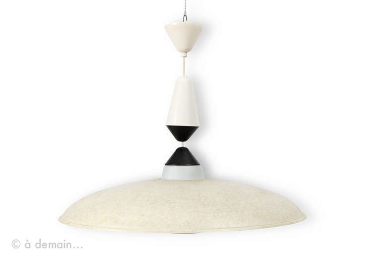 Beautiful, rare and large model of pendant by Louis Kalff, the great Dutch lamps designer. 
Louis Christiaan Kalff is a pioneer of industrial design of the 20th century. In 1929, he created the lighting section at Philips manufacture. Kalff later