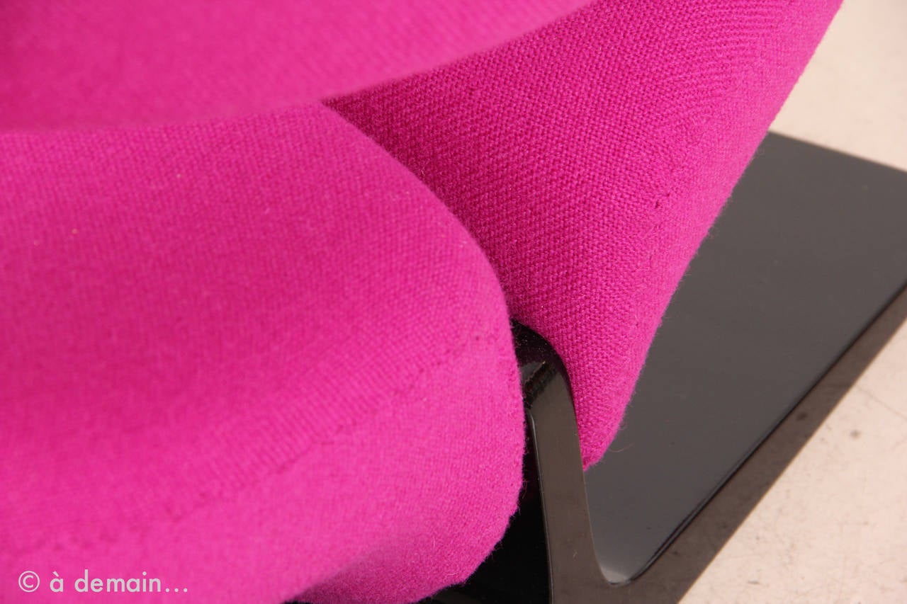 Pink Ribbon Chair Designed by Pierre Paulin, Edited by Artifort in 1966 4