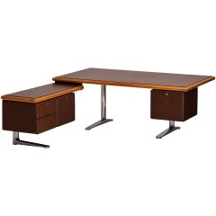 Executive desk designed by Warren Platner edited by Knoll in 1973
