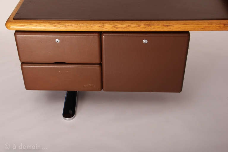 Executive desk designed by Warren Platner edited by Knoll in 1973 1