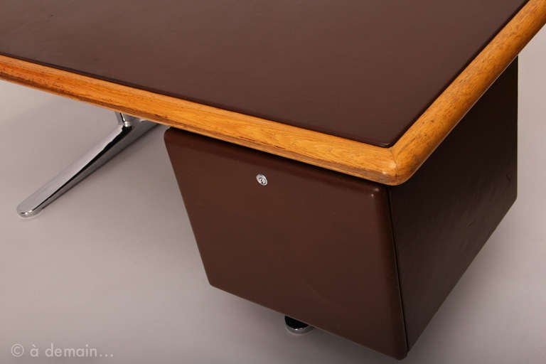 American Executive desk designed by Warren Platner edited by Knoll in 1973