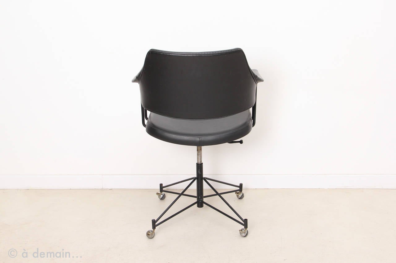 French Pierre Paulin CM197 Office Chair edited by Thonet in the 1950s