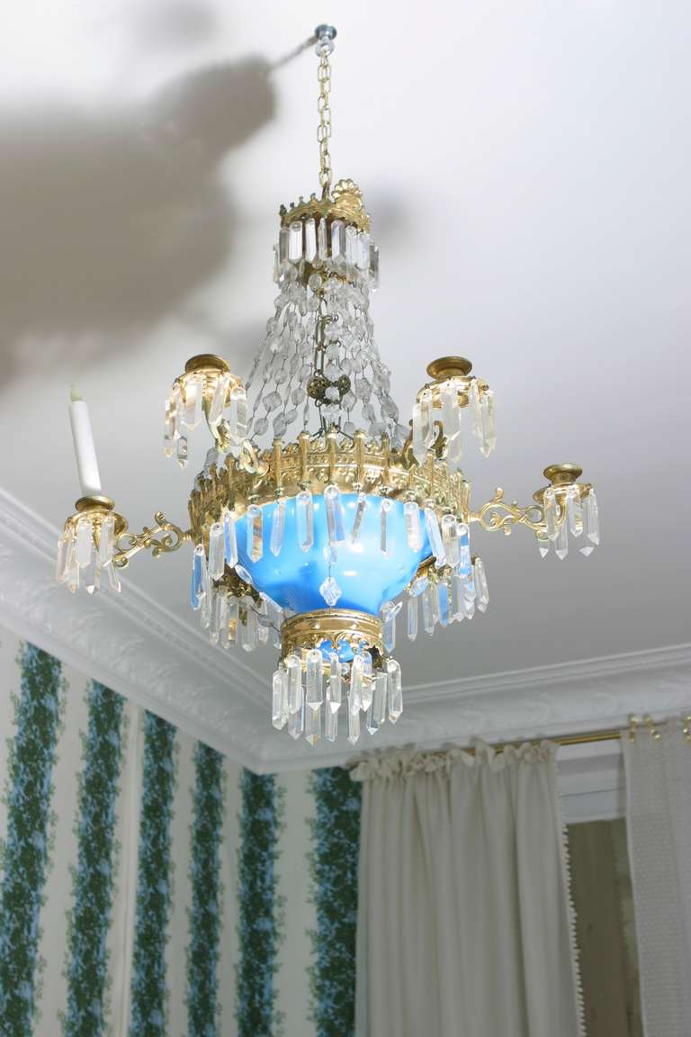 19th Century French Blue Opaline and Crystal Chandelier In Good Condition For Sale In BRUXELLES, BE