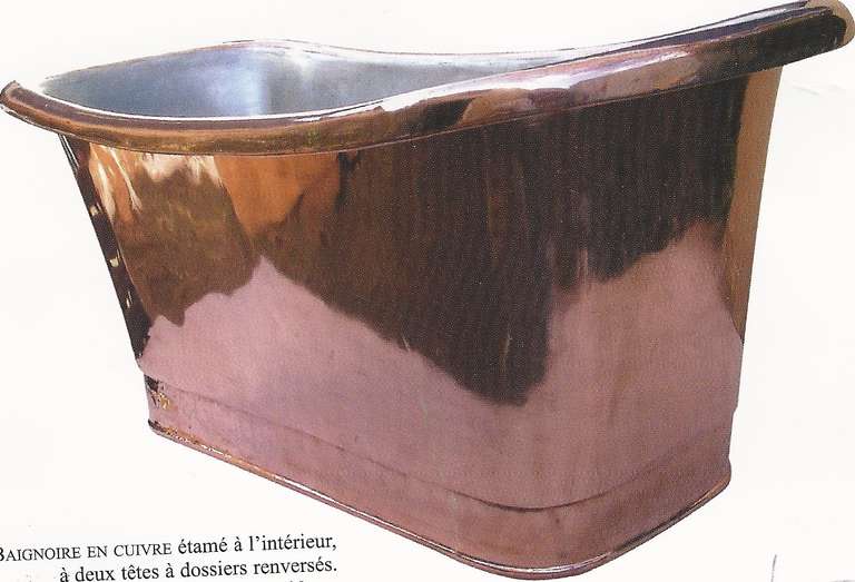 This exceptional tinned copper bath has two turning sides, large lips and original brass features.
Perfectly restored in France by master crafstmen, it is ready to install.
Rare large and superb model.

FREE DELIVERY ANYWHERE IN THE WORLD