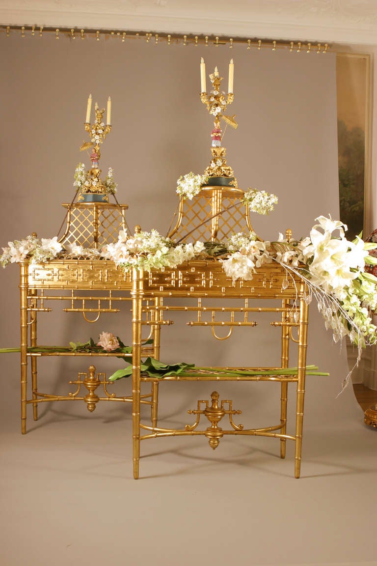 France, circa 1850

Very rare pair of gilt wood planters in the ''chinoiserie'' style..
An exquisite and very refined model, very finely crafted .
 
removable metal inserts, not shown