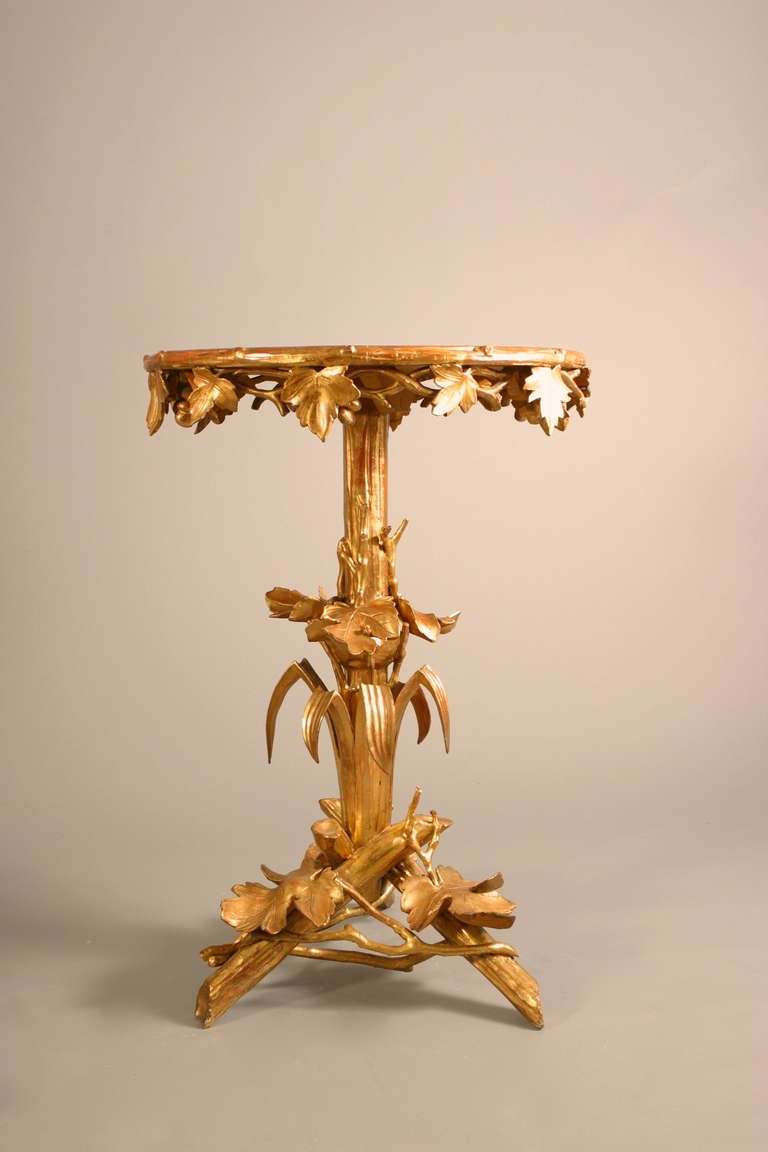 19th Century Rare Italian Gilt Wood Vine Leaf Pedestal Table In Good Condition For Sale In BRUXELLES, BE