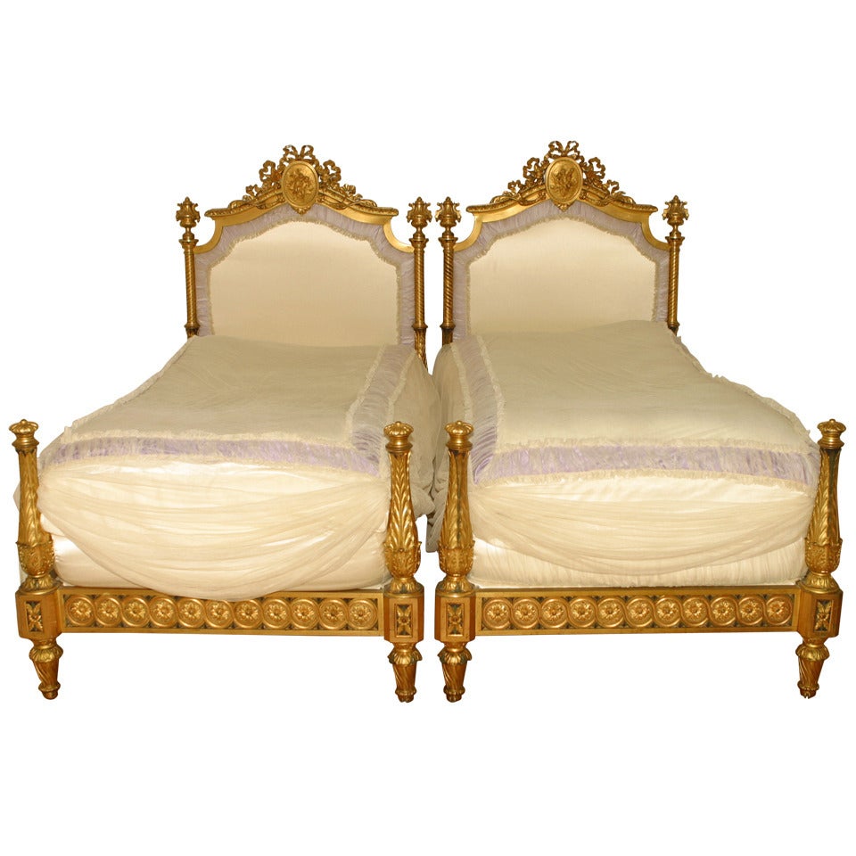 19th Century French Pair of Luxurious Gilt Bronze Beds For Sale