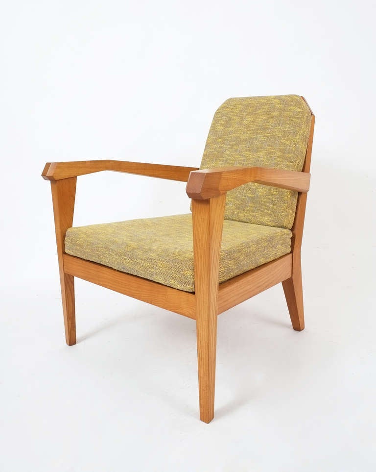 Elegant pair of Felix Kayser attributed antroposophical ashwood chairs from the 1920s. Very smooth massive ashwood and original upholstery in good to very good condition. Upholstery might be customized if desired by the customer, please inquire.