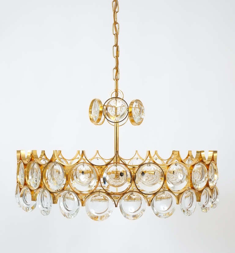 Hollywood Regency Beautiful Gold Plated Brass and Glass Chandelier Lamp Palwa 1960 For Sale